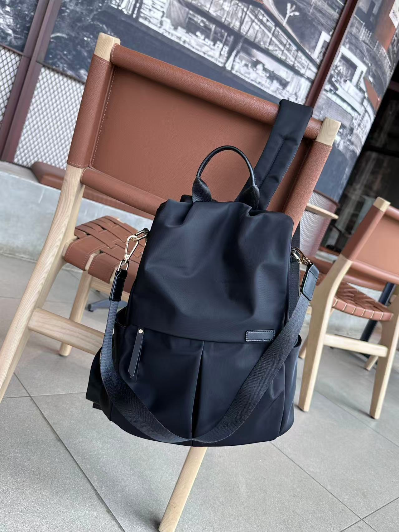 Oxford Cloth Fashionable Waterproof Large Capacity Leisure Backpack