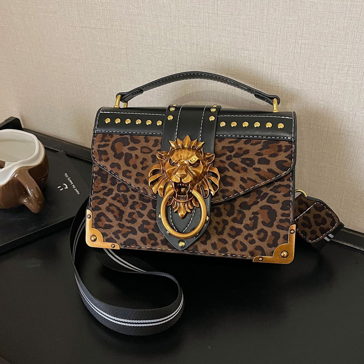 Women's Leopard Print Simple Rivet Lion's Head Women's Shoulder Bag