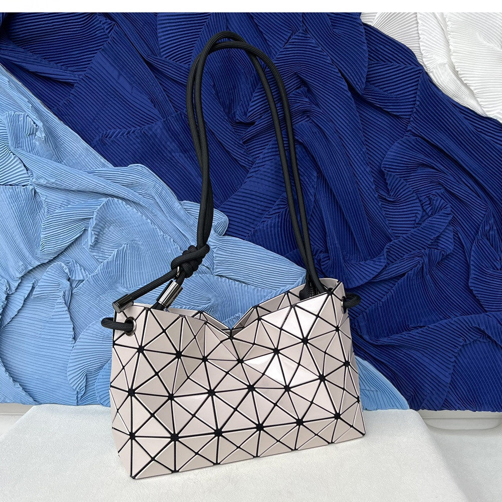 Women's French Stick Drawstring Portable Commuter Starting From Underarm Bag