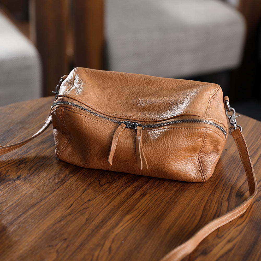 Women's Handmade Retro Lightweight Simple Peasant Cowhide Soft Bags