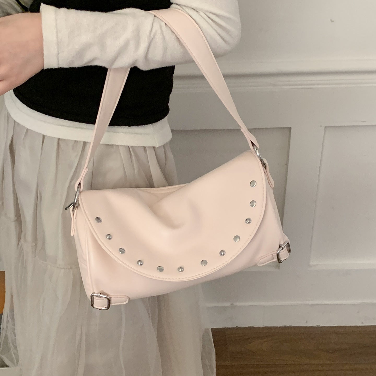 Women's Summer Niche Textured Simple Rivet Pillow Underarm Bag