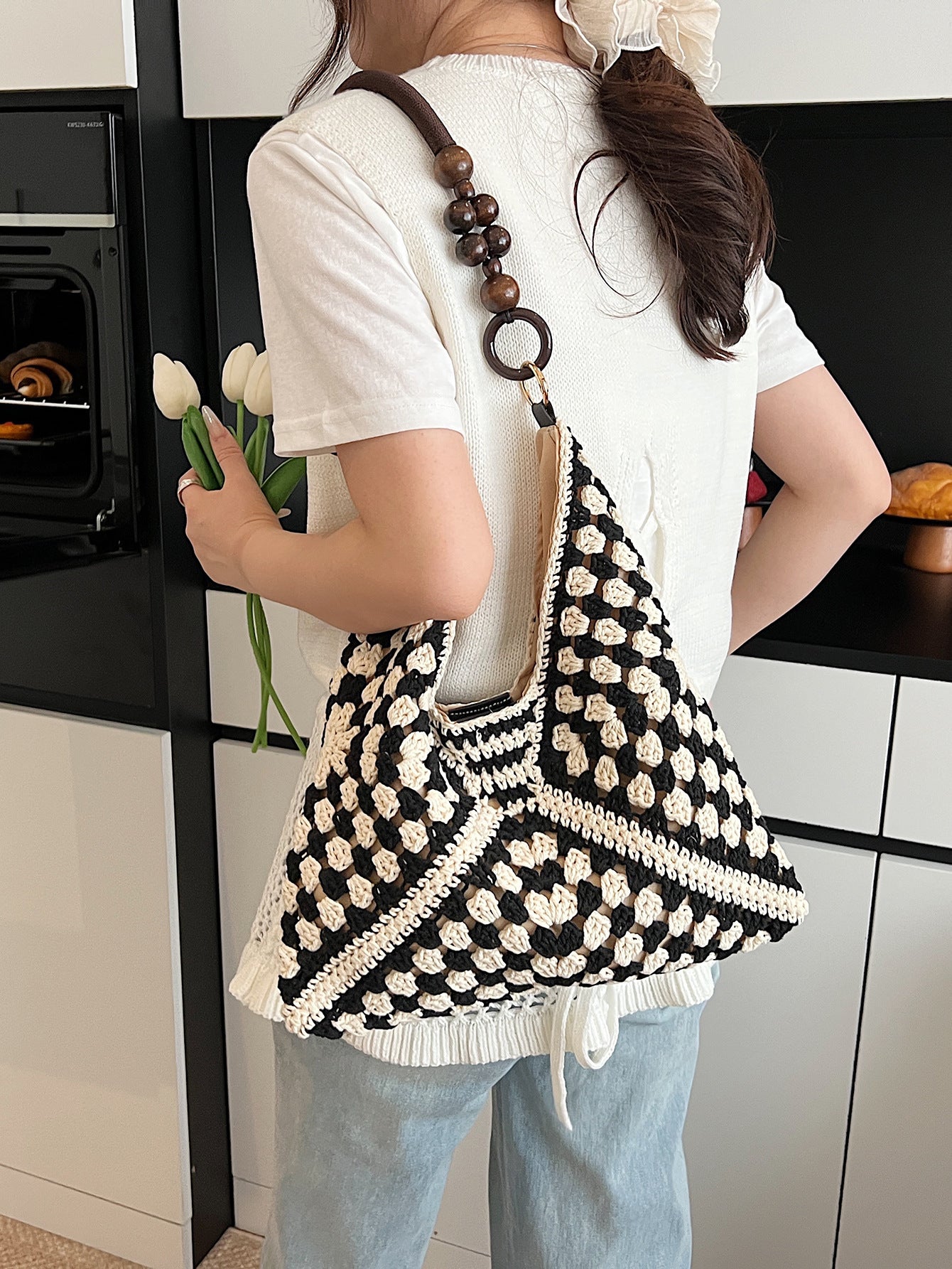 Women's Idle Style Large Capacity Knitted Summer Wooden Bead Woven Wool Shoulder Bags