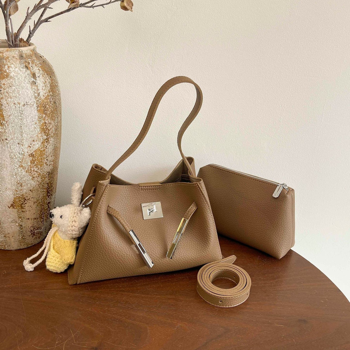Simple Lychee Pattern Western Style Commuter Retro Personality Bucket Bag