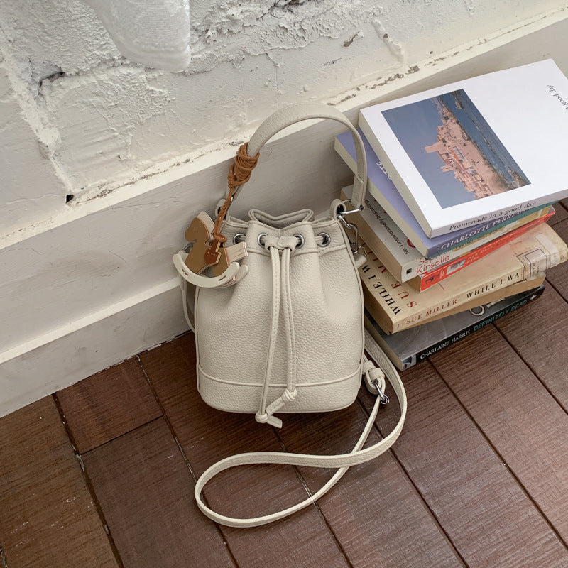 Women's Exquisite Outing Fashionable High-grade Commuter Cross Shoulder Bags