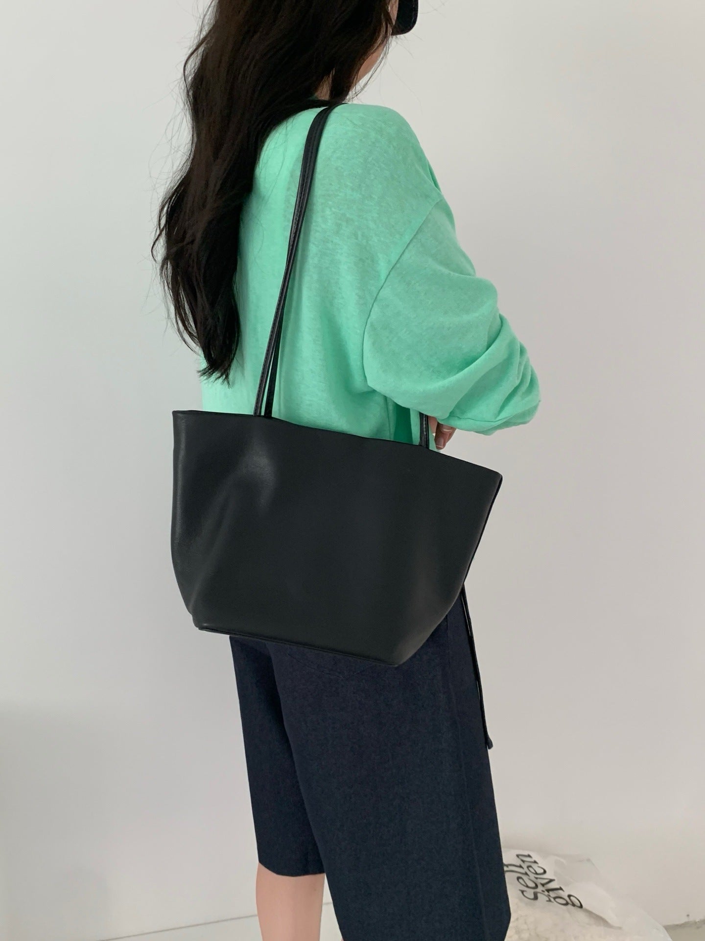 Niche Vintage Sheepskin Black Korean Style Fashion Popular Women's Shoulder Bag