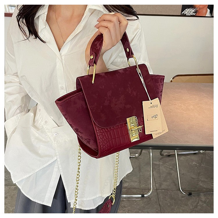Women's Retro Design Popular Chain Portable Bags