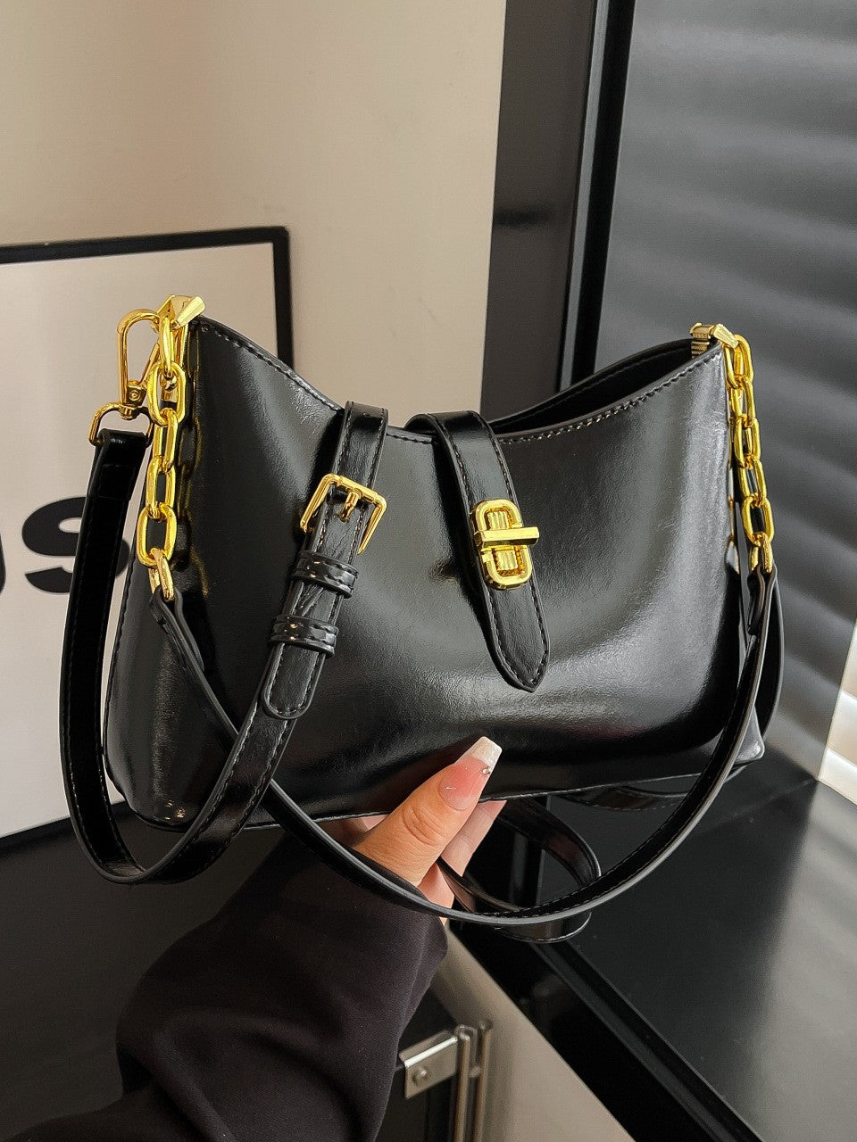 Versatile Women's Retro Minority Underarm Commuter Women's Shoulder Bag