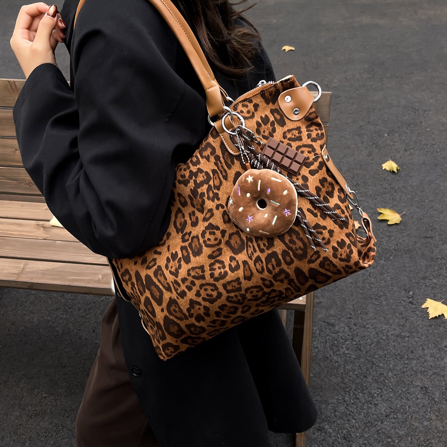 Women's Leopard Print Stylish Good Texture Underarm Large Tote Bags