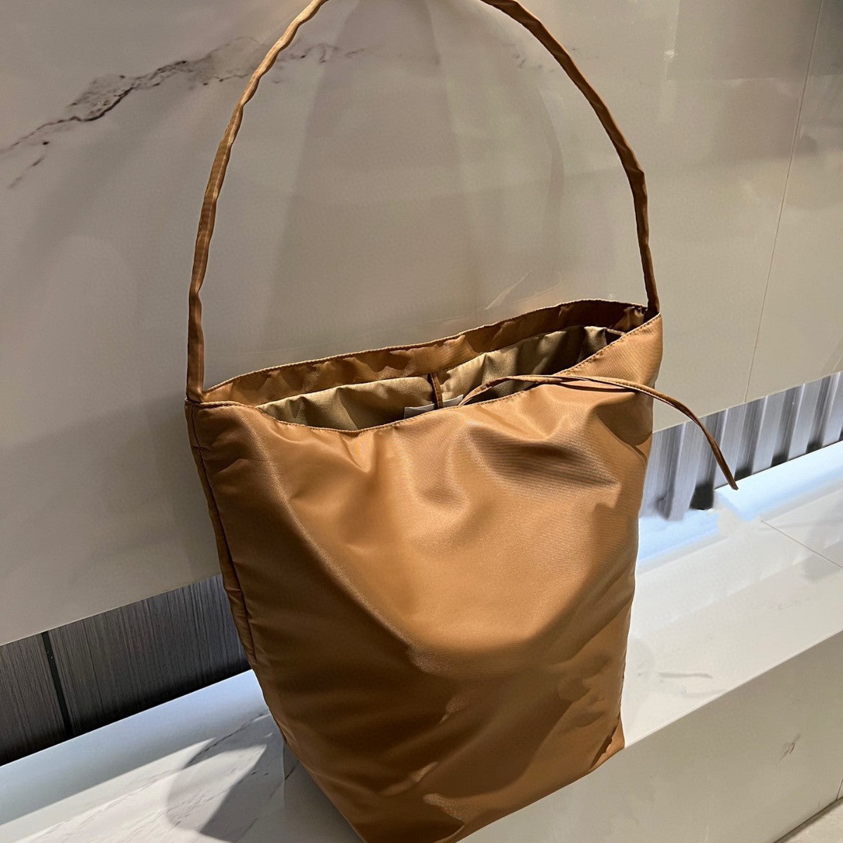 Nylon Niche High-grade Simple Large Capacity Commuter Female Bags
