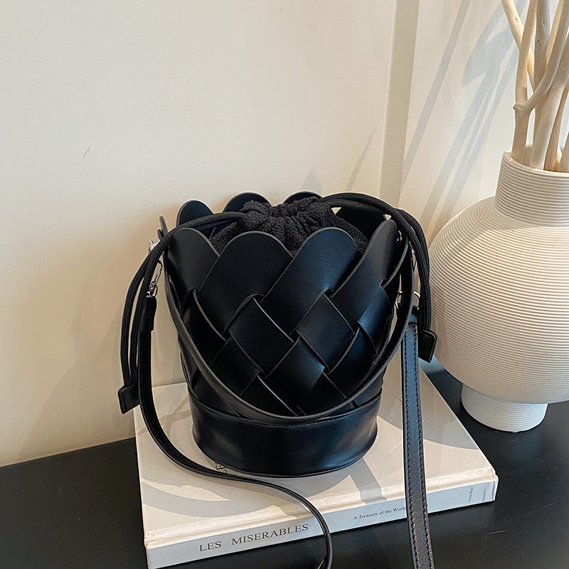 Women's Unique Niche Woven Fashion Exquisite Bucket Bag