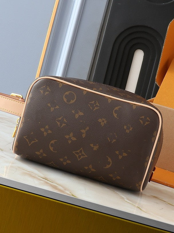 Women's Light Luxury Presbyopic Pillow Type Portable Women's Messenger Bag