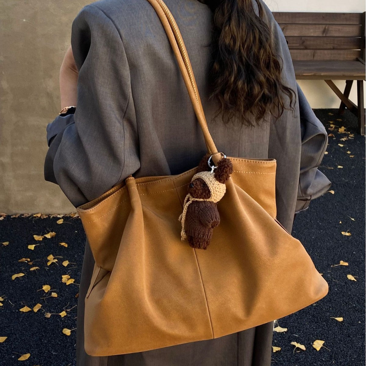 Women's Fashionable Large Capacity Simple Leisure Commute Bags