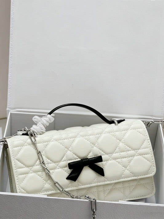 Elegant Women's Bow Rhombus Chain Fashion Women's Messenger Bag