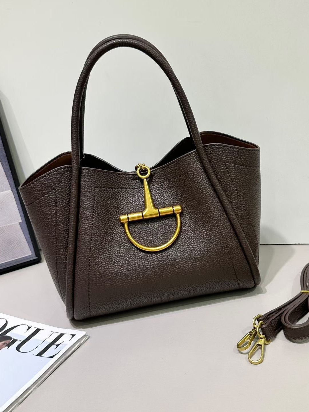 Simple Fashion Saddle Solid Color Portable Commuter Women's Handbag