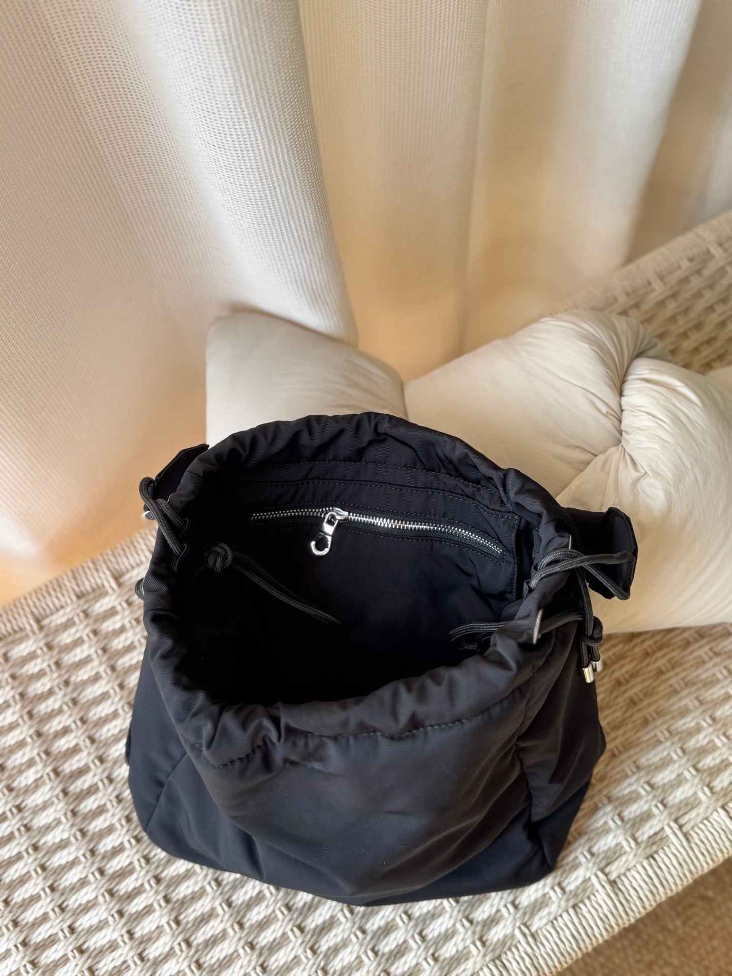 Fashionable Drawstring Nylon Simple Daily Lightweight Bucket Bag