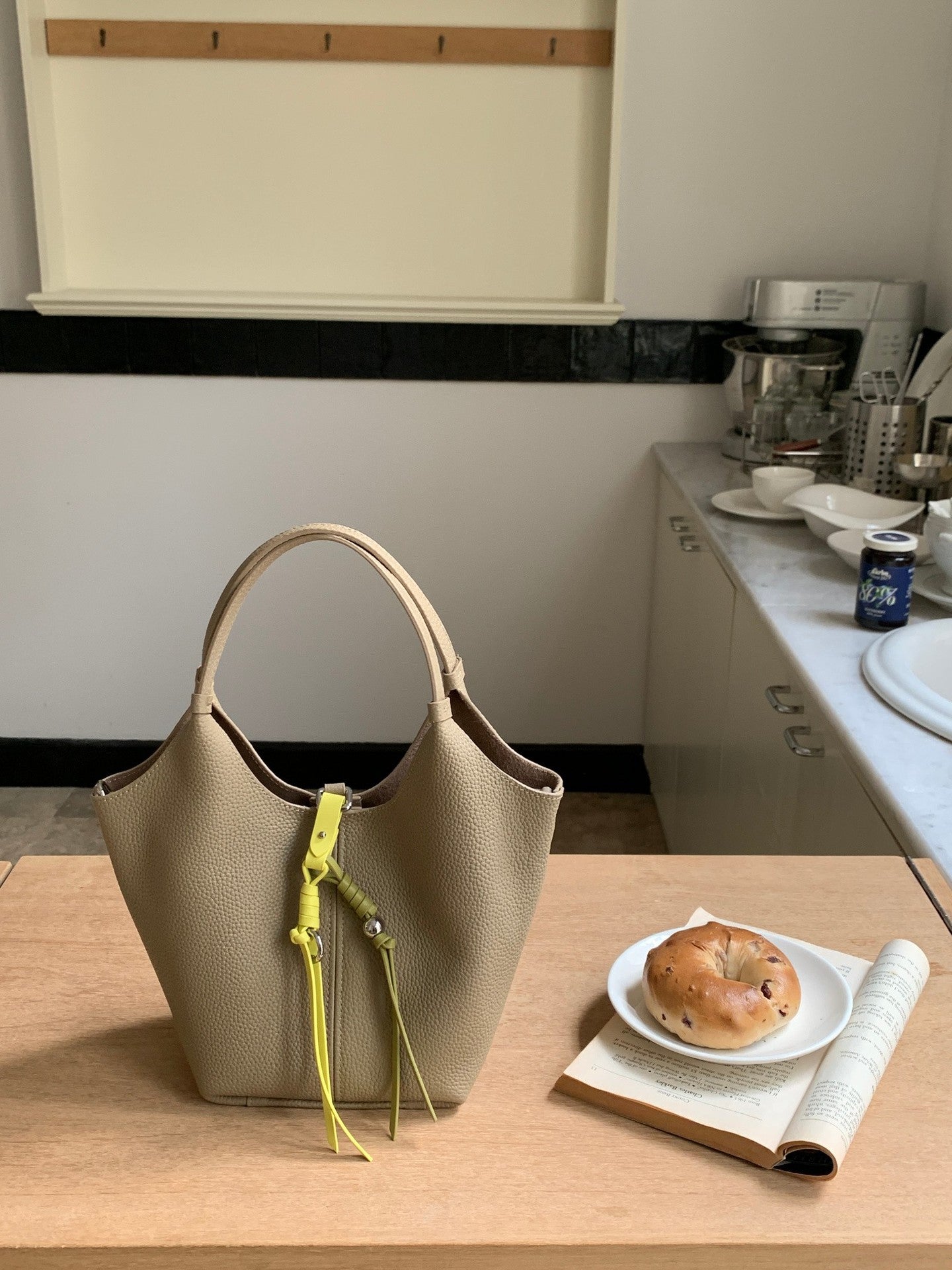 Women's Layer Cowhide Large Capacity Portable Commuter High-grade Fashionable Genuine Leather Bags
