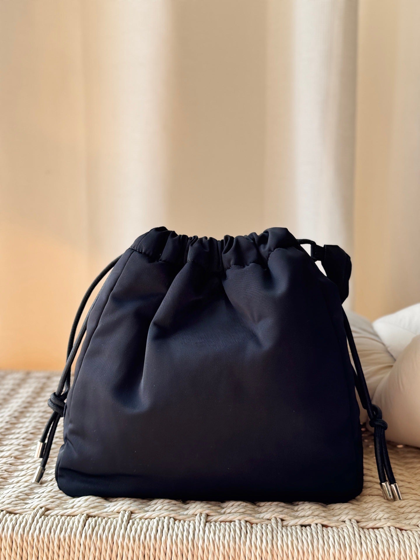 Fashionable Drawstring Nylon Simple Daily Lightweight Bucket Bag