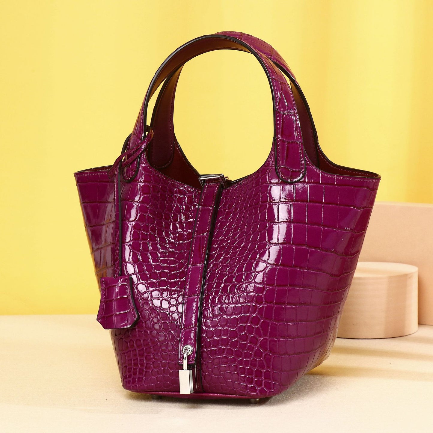 Women's Crocodile Belly Pattern Niche Classic High-grade Portable Bucket Bag