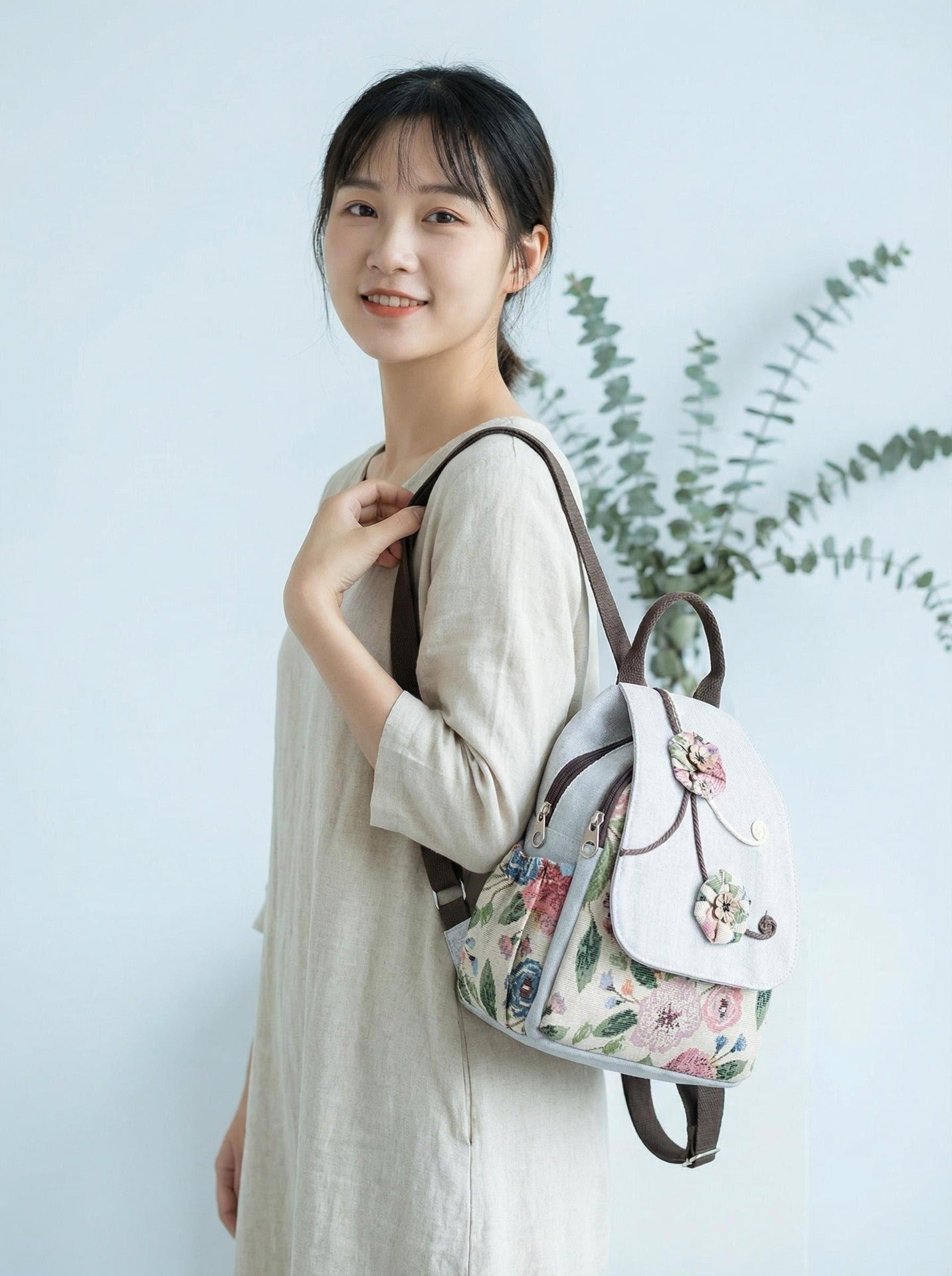 Ethnic Style Embroidered Female Canvas Fabric Leisure Backpack