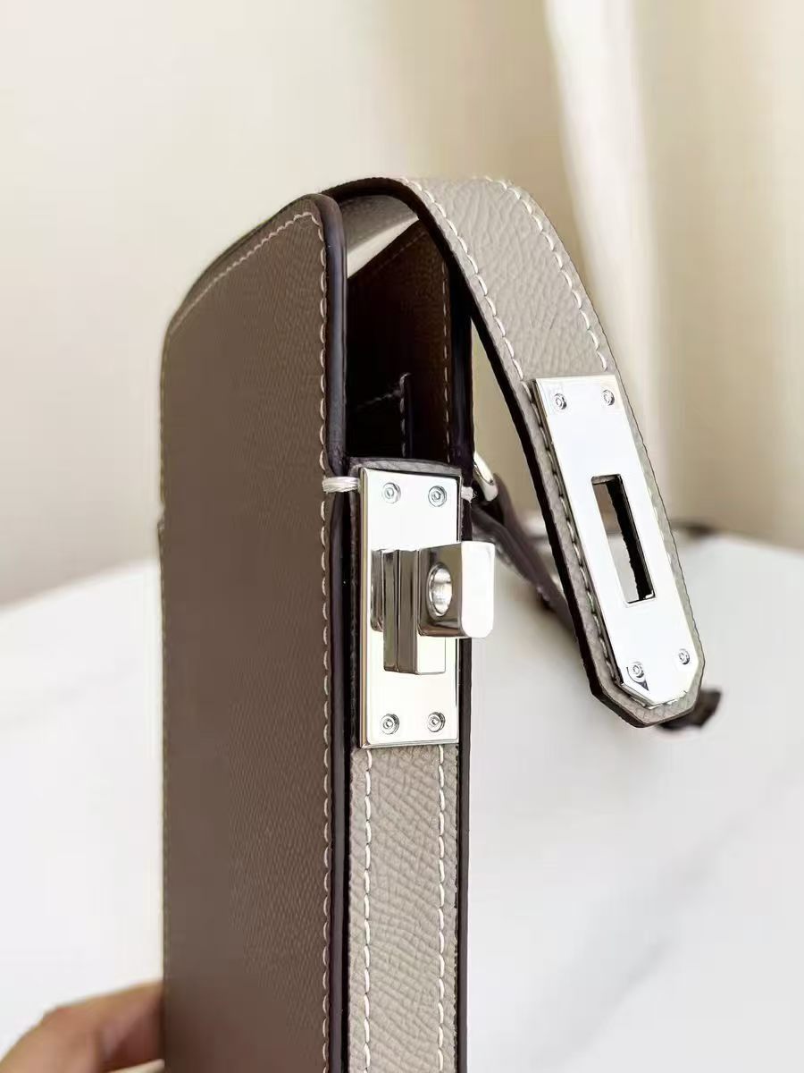 Women's Leather Twist Vertical Box Solid Color Mobile Phone Bag