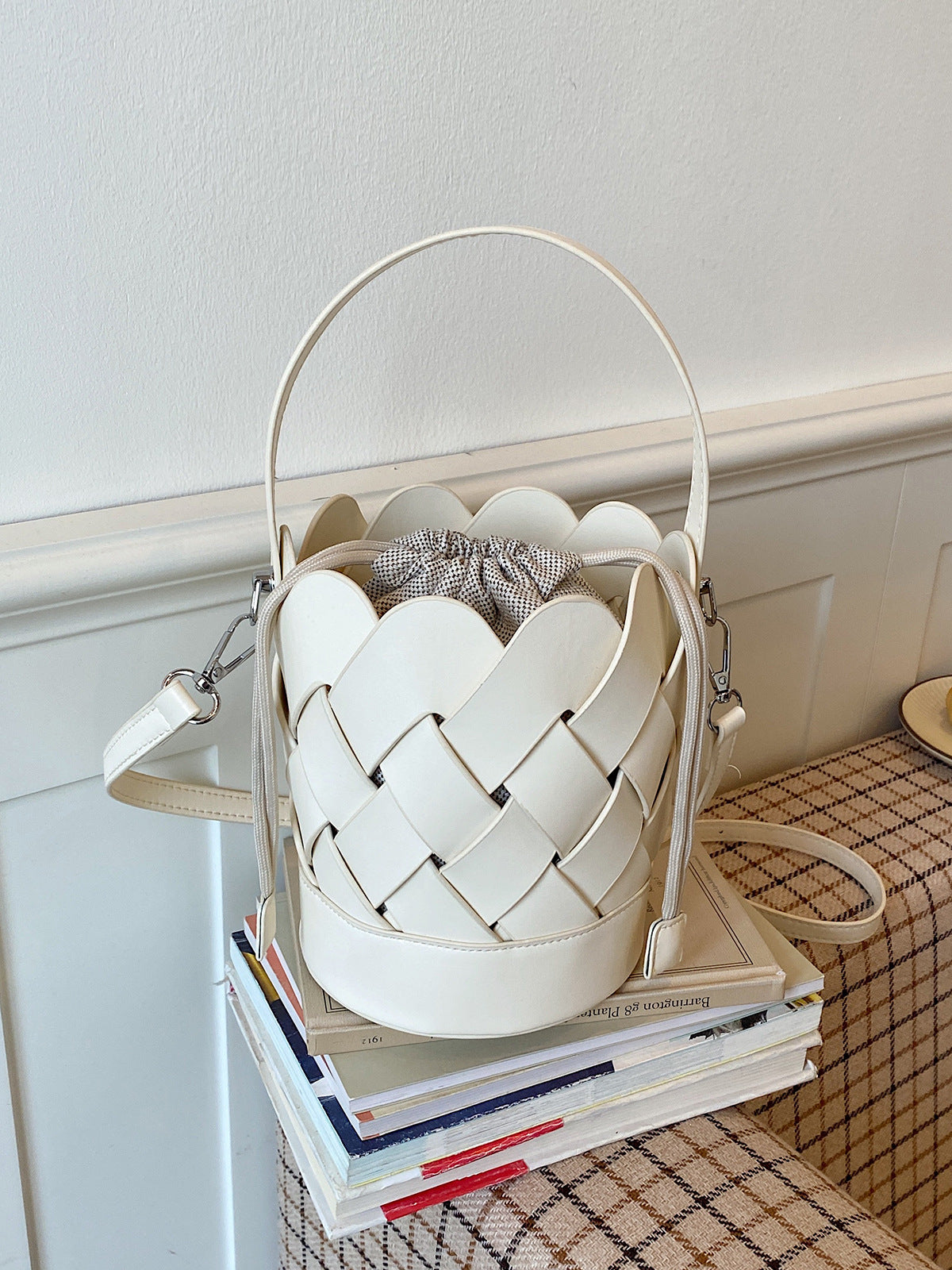 Women's Unique Niche Woven Fashion Exquisite Bucket Bag