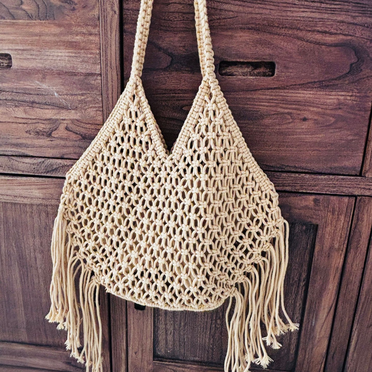 Women's Retro Hollow Hand-woven Summer Seaside Vacation Versatile Beach Niche Women's Shoulder Bag