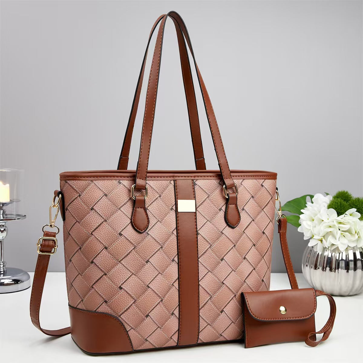 Women's Fashionable Son Mother Large Capacity Fashion Commuter Women's Handbag