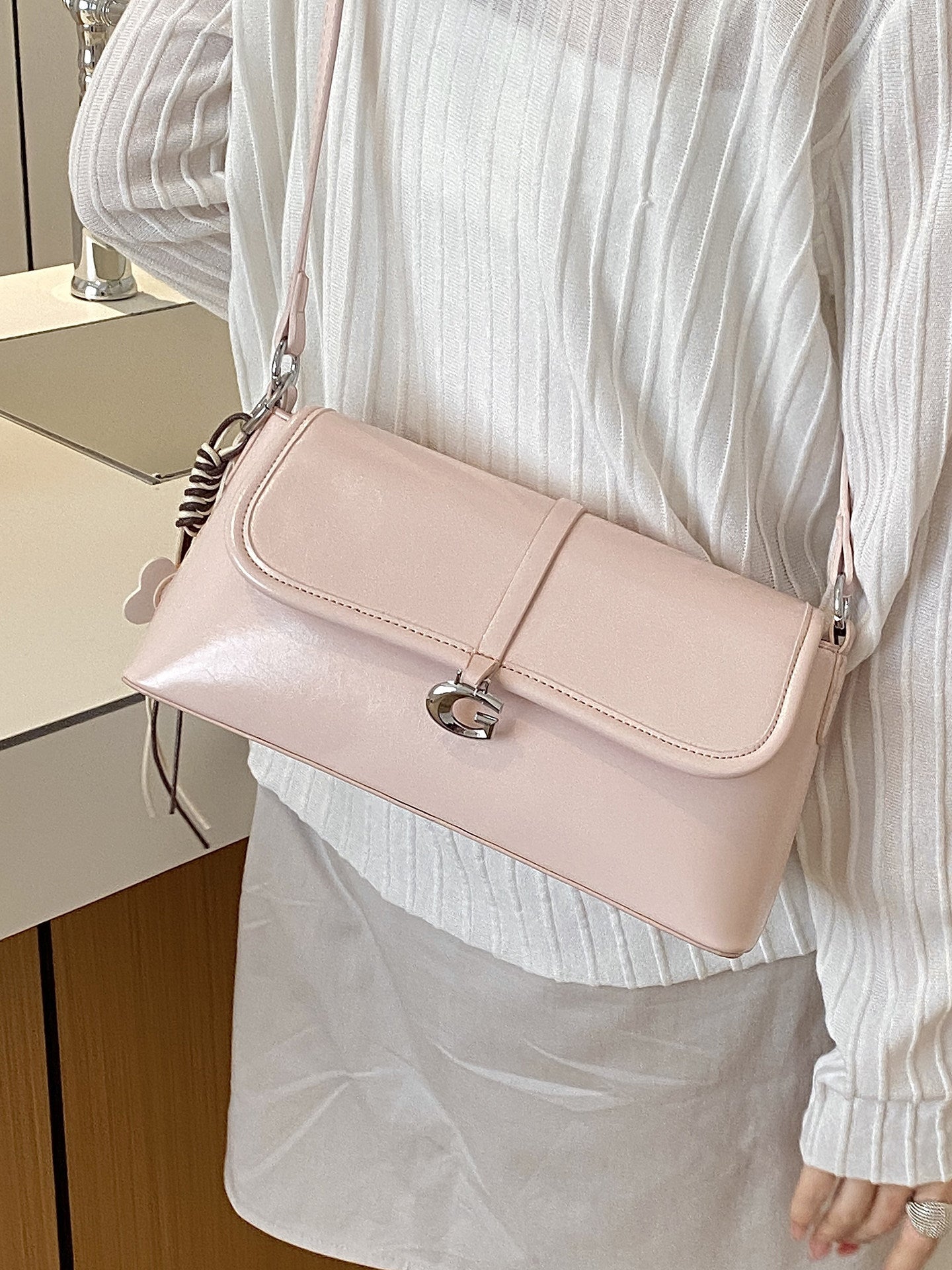 Women's Today Popular Niche Summer Versatile Light Underarm Bag