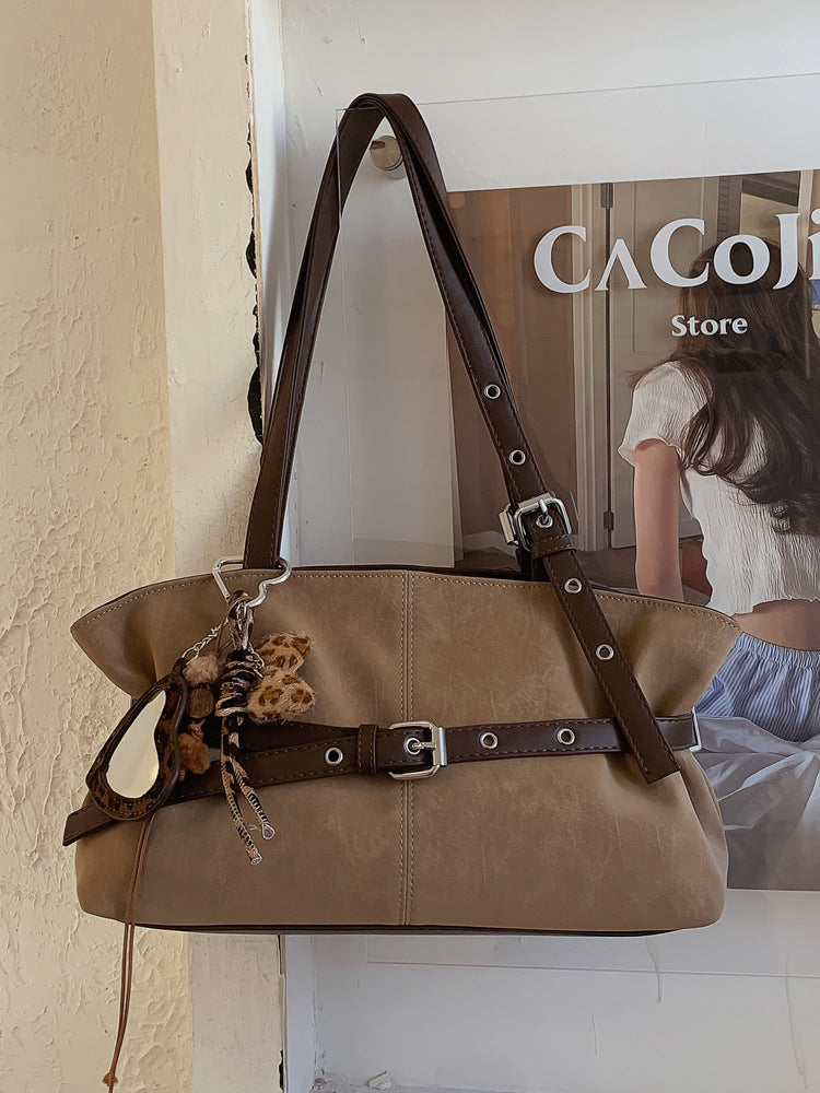 Women's Retro Large Capacity Fashionable Fashion Commuter Underarm Bags
