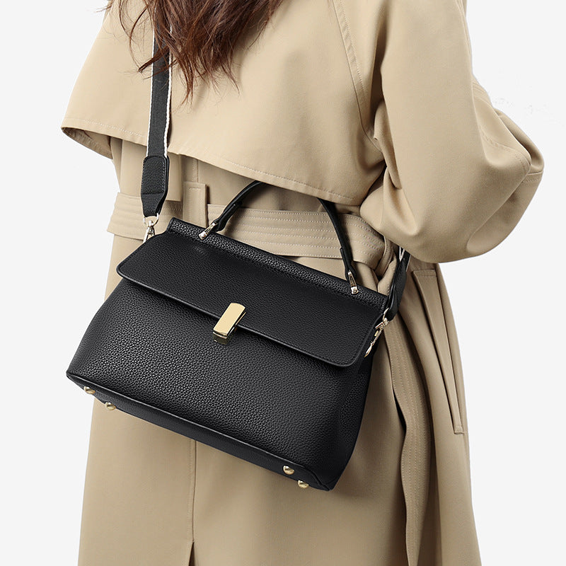 Women's Fashion Wide Strap High-grade Button Pouch Light Women's Messenger Bag