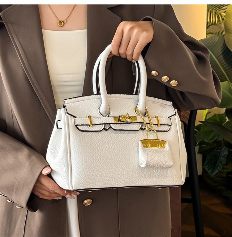 Unique Classy Women's Platinum Large Capacity Women's Shoulder Bag