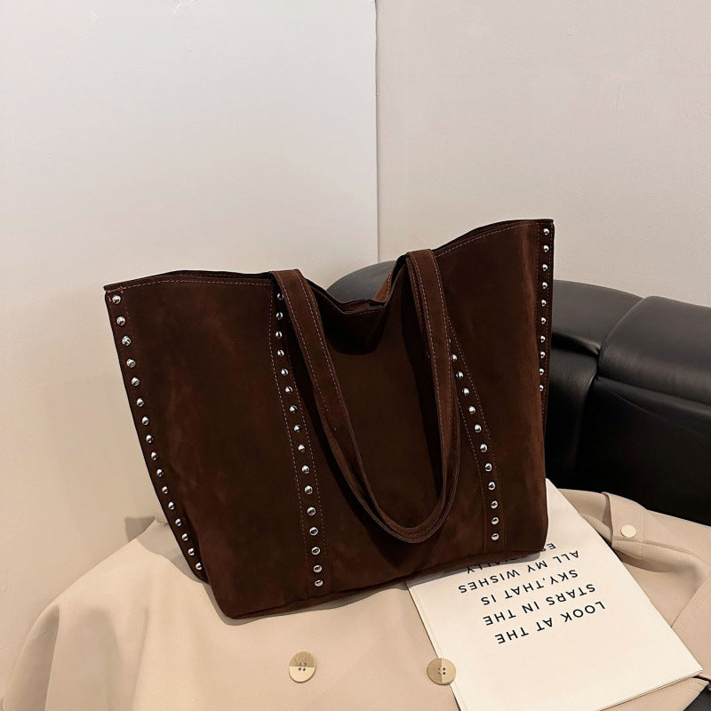 Suede Large Capacity Premium Rivet Vintage Women's Shoulder Bag