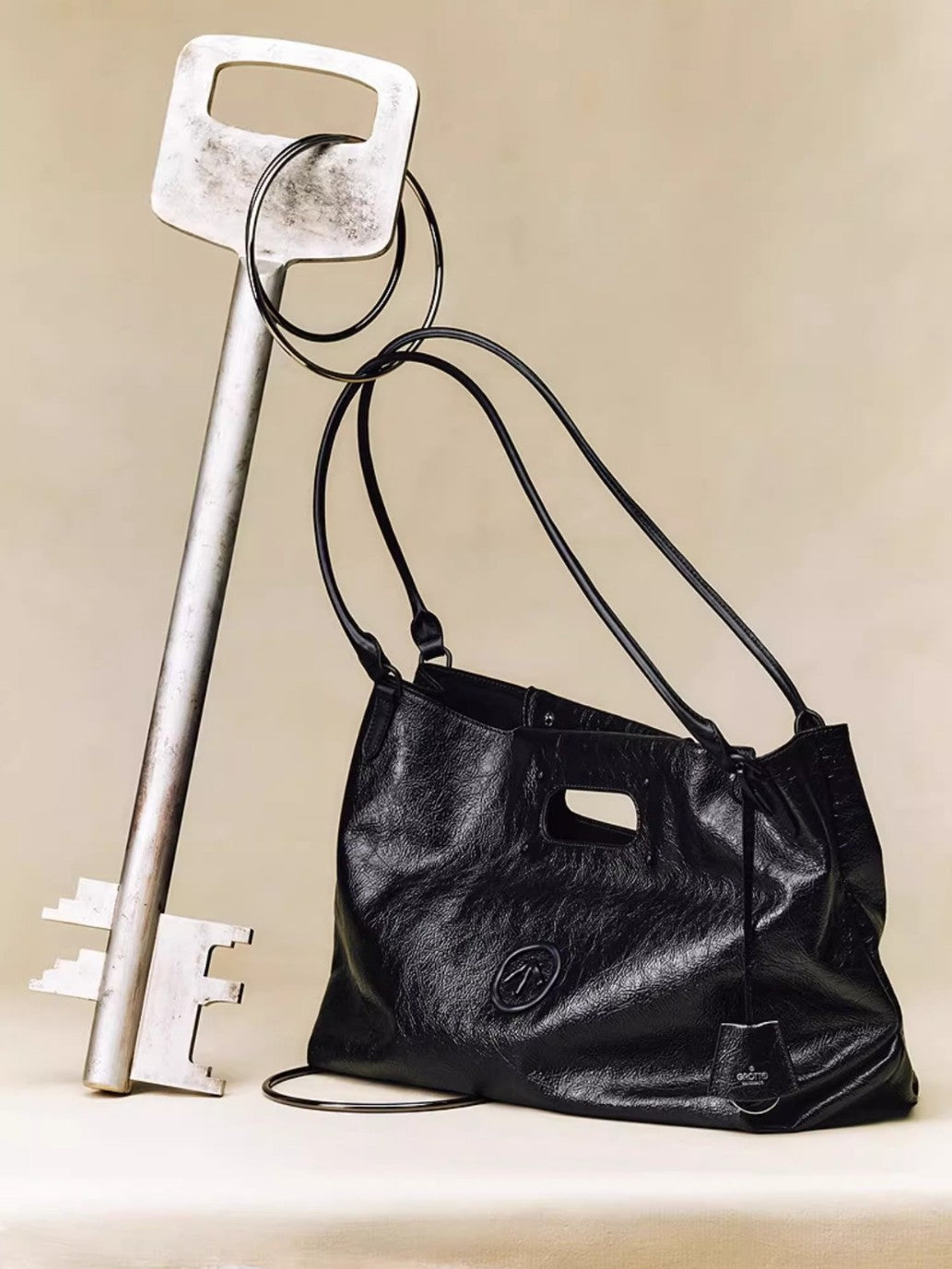 Large Capacity Commuter Cowhide Portable Soft Women's Handbag