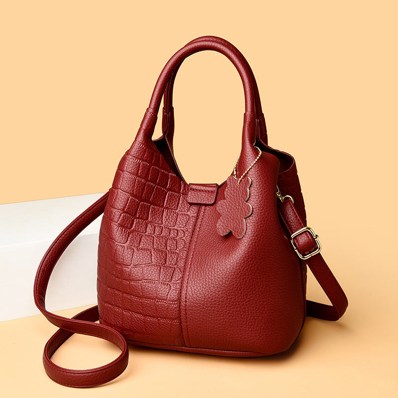 Pretty Women's Fashion Western Style Commuter Women's Handbag