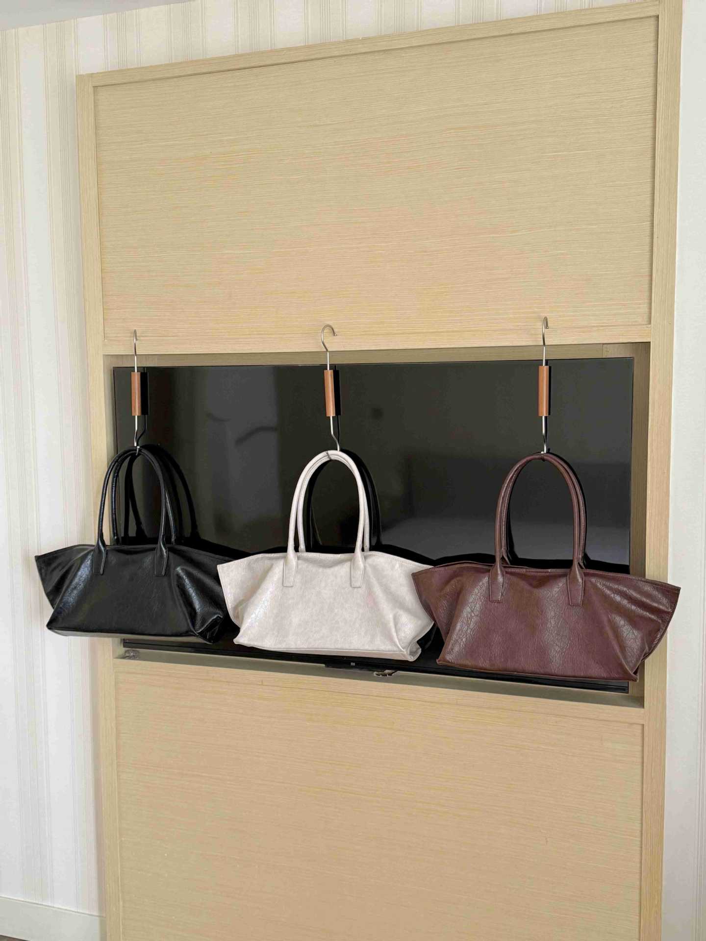 Women's Korean Style Soft Leather Large Capacity Shoulder Bags