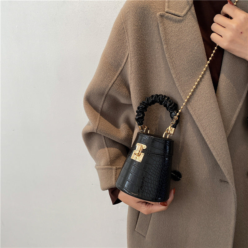 Women's High Sense Fashion Chain Commuter Bucket Bags