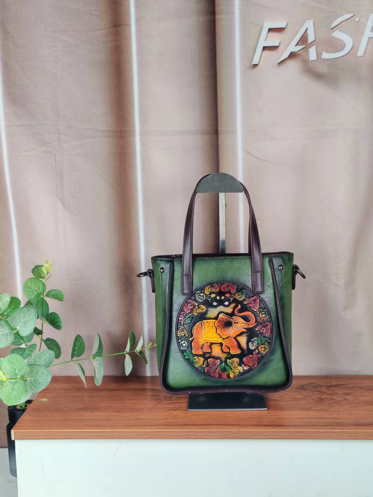 Women's Embossed Leather Carving Lucky Elephant High-grade Large Women's Shoulder Bag