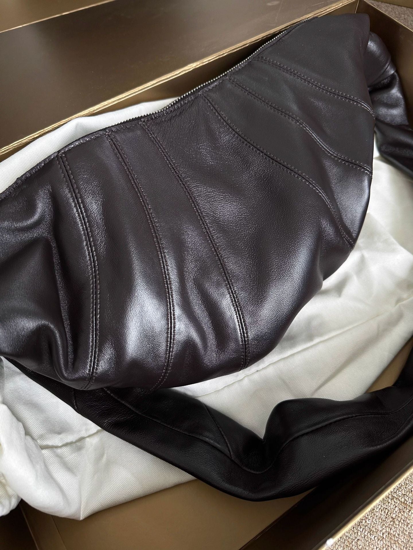 Women's Size Dark Chocolate Black Croissant Added Inner Niche Advanced Idle Women's Shoulder Bag