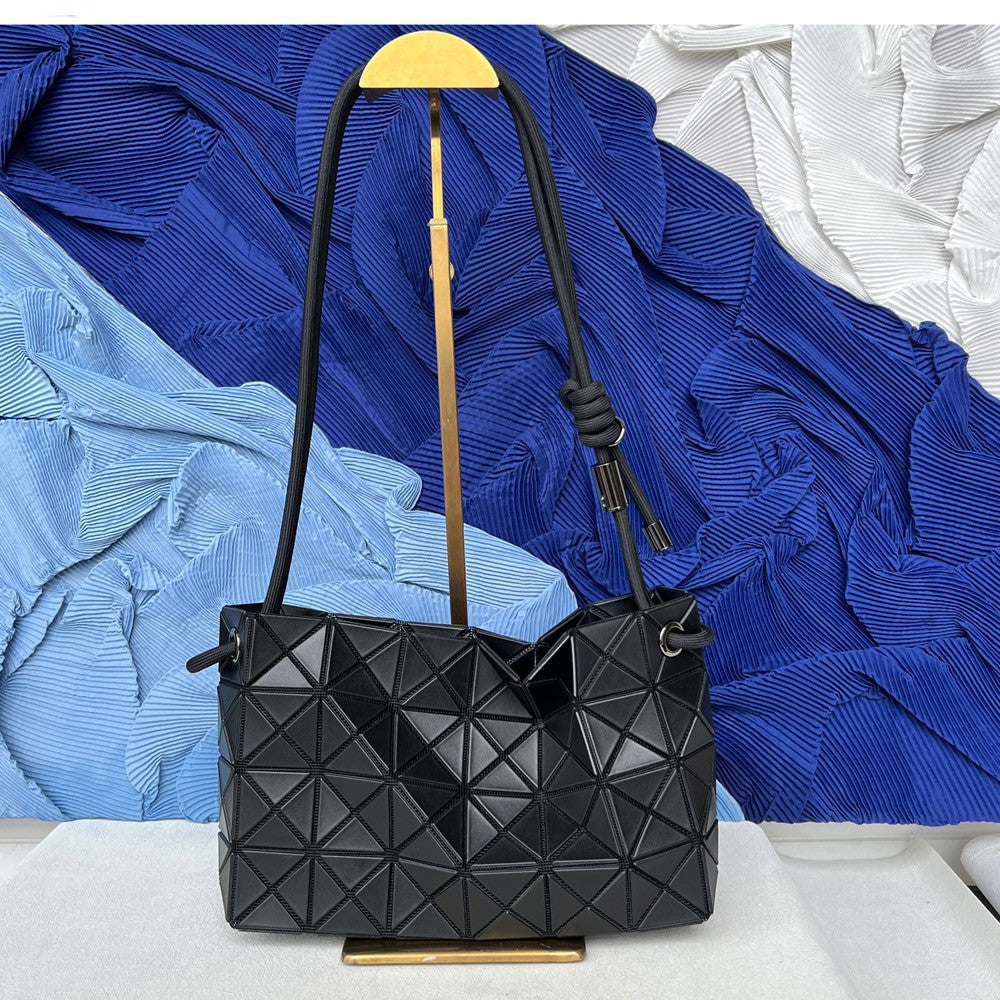 Women's French Stick Drawstring Portable Commuter Starting From Underarm Bag