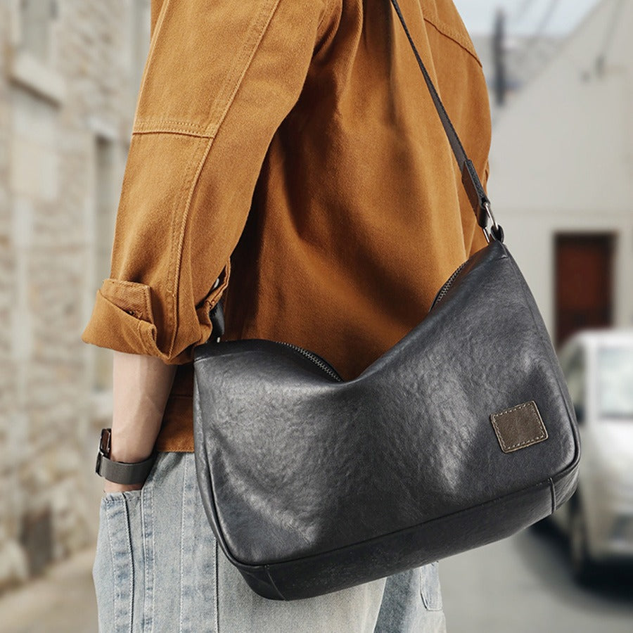 Men's Layer Cowhide High Sense Large Capacity Motorcycle Men's Messenger Bags