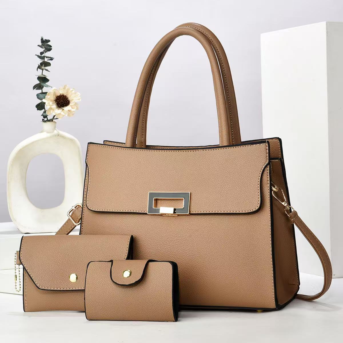 Women's Exquisite Big Graceful Korean Style Fashionable Shoulder Bags