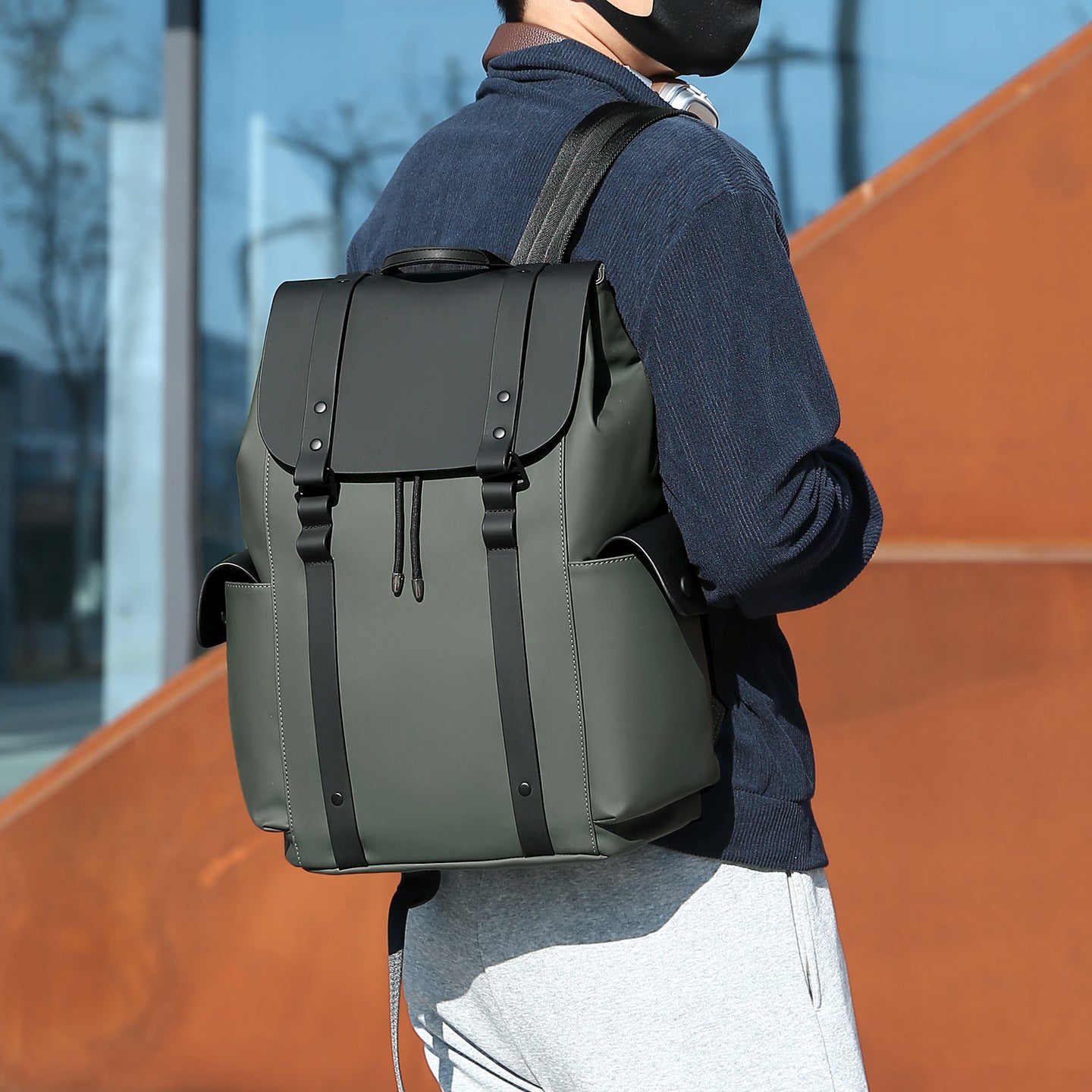 Men's Business Large Capacity Trendy Flip Commuter Leisure Backpack