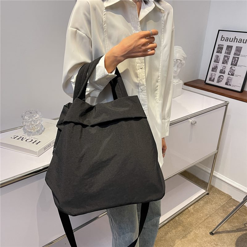 Women's Large Capacity Fashion Ultra Light Nylon Cloth Portable Class Women's Messenger Bag