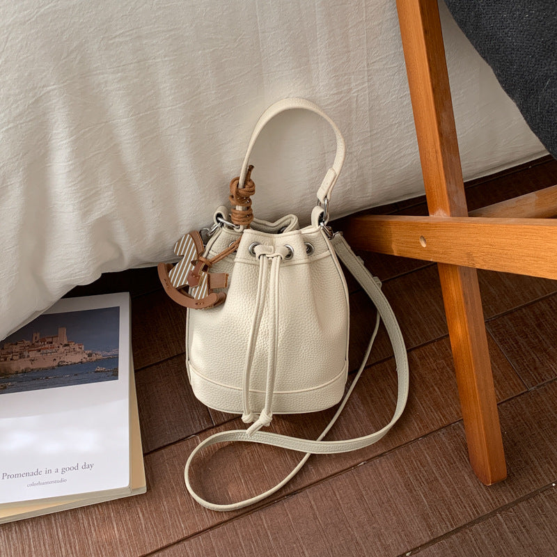 Women's Exquisite Outing Fashionable High-grade Commuter Cross Shoulder Bags
