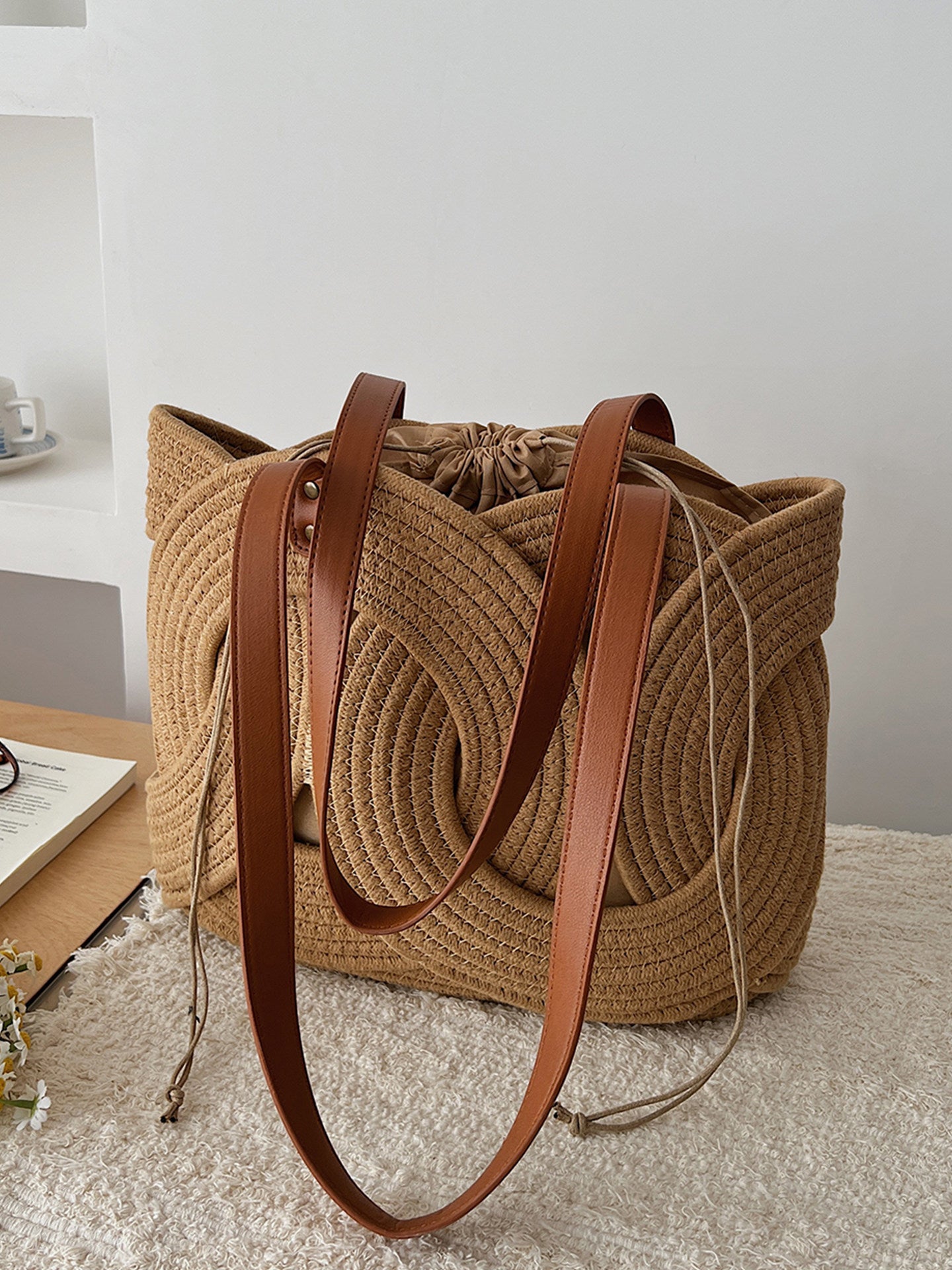 Women's Woven Fashion Vacation Hollow Large Capacity Tote Bag