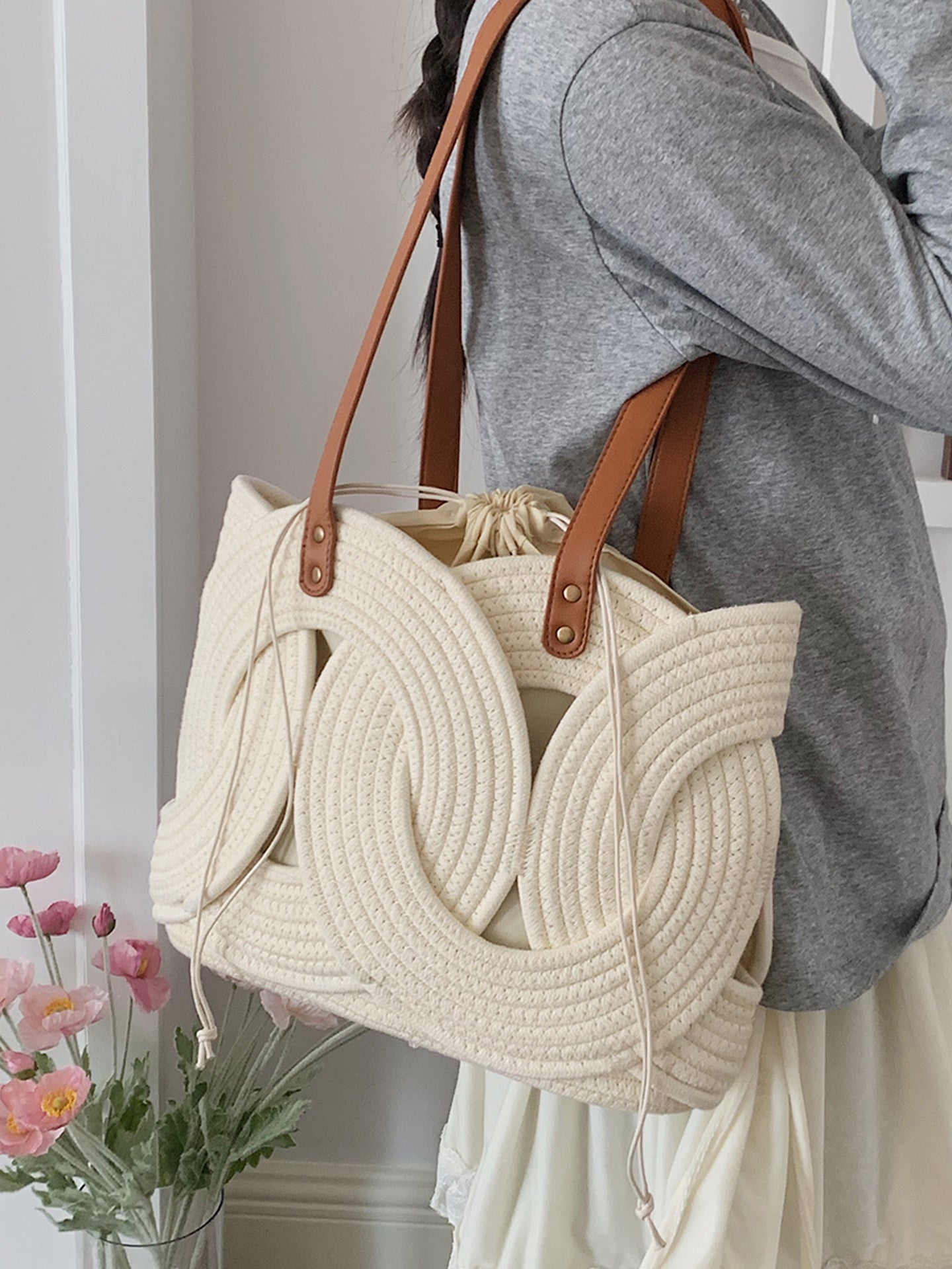 Women's Woven Fashion Vacation Hollow Large Capacity Tote Bag