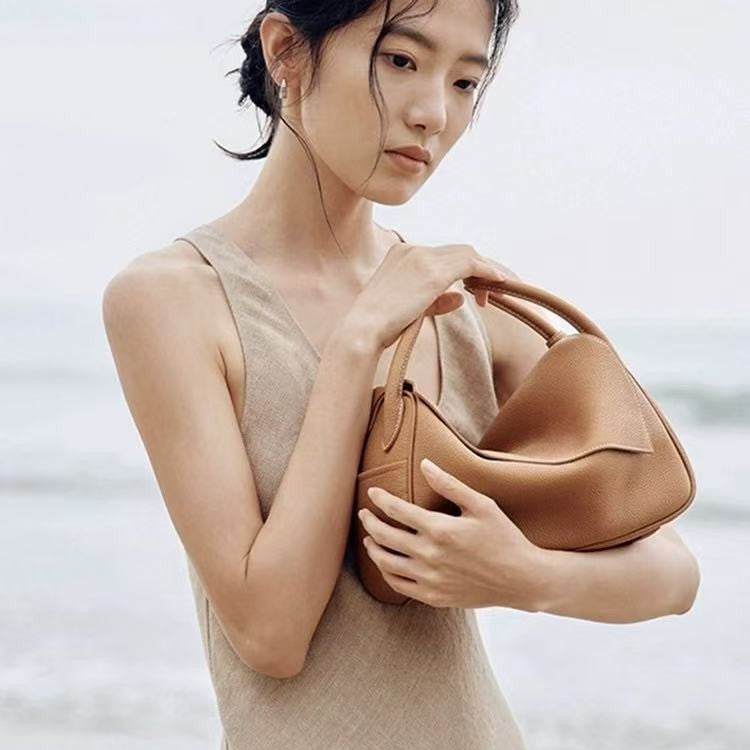 Ingot Black Leather Pillow Niche High-grade Underarm Bag