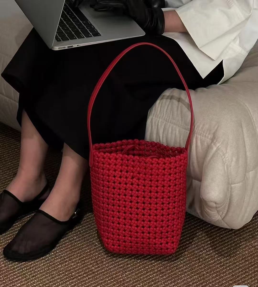 High-grade Hand-woven Nylon Cloth Hollow Mother Bucket Bag