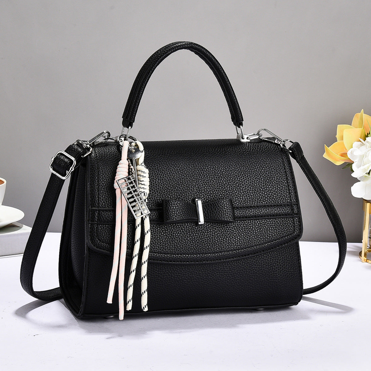 Women's Exquisite Vintage Bow Winter Fashion Portable Women's Handbag