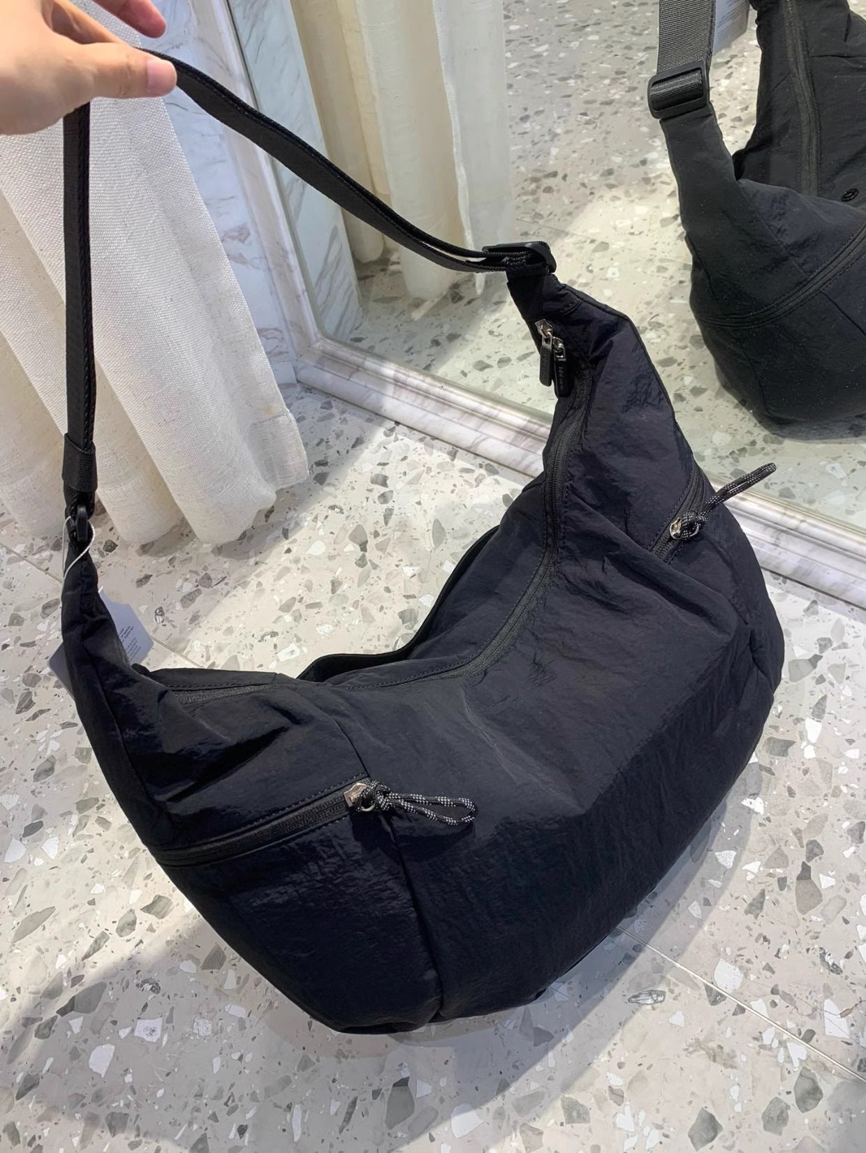 Women's Croissant Large Capacity Single Crescent Underarm Women's Messenger Bag